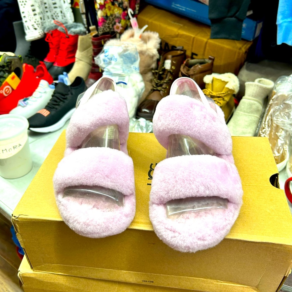 Uggs slides